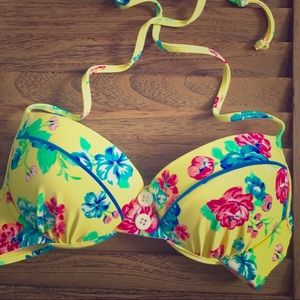 Floral bikini top, extreme push up